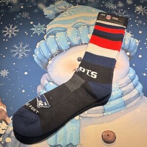 NFL Men's Athletic Socks - Black, Red, Blue, White New England Patriots